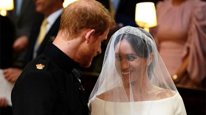 Princ Harry s Meghan oslavujú výročie: Zverejnili nové fotky zo svadby