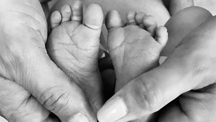 Pri domácom pôrode zomrelo dieťa: Znechutený záchranár poslal ženám výstižný odkaz