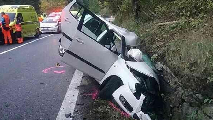 Tragická nehoda na Liptove: Pri zrážke autobusu s autom zomrela jedna osoba