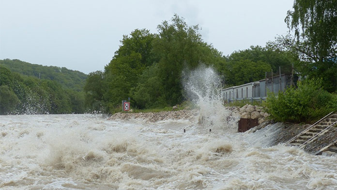 Situácia je vážna: Pre niekoľko okresov platí výstraha 3. stupňa pred povodňami!
