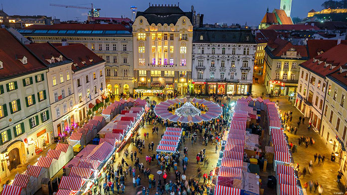 Vianočné trhy sa blížia. Viete, koľko stojí nájom stánku v Bratislave?