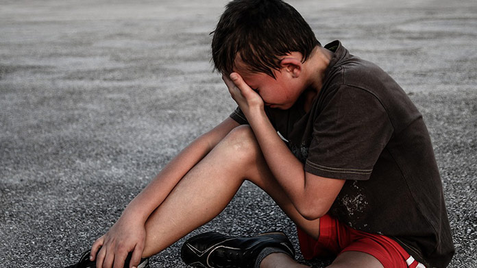 14-ročný chlapec hnusne vydieral 11-ročného spolužiaka: Vyhrážal sa mu, že ho zbije