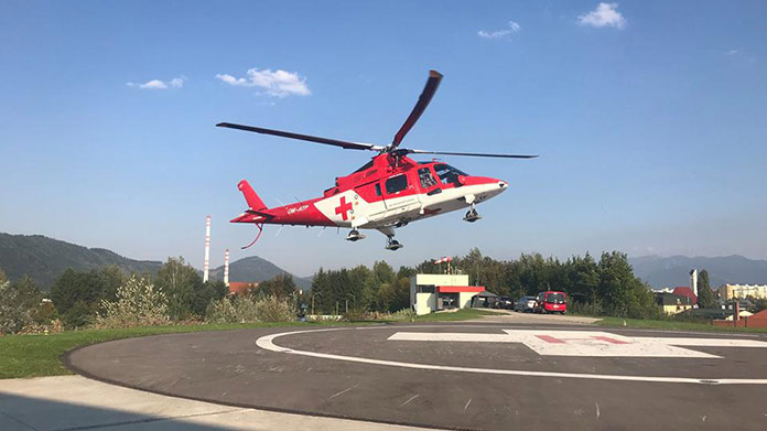 Pri Žiari nad Hronom zachytilo auto na R1 len 3-ročné dieťa: Zasahoval vrtuľník