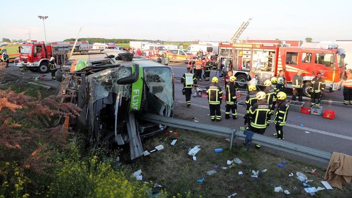 Tragická nehoda autobusu: Zasahovalo viac ako 50 sanitiek