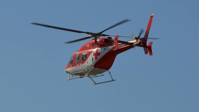 Záchranársky vrtuľník letel na pomoc 6-ročnému chlapcovi. Pohrýzla ho svorka psov