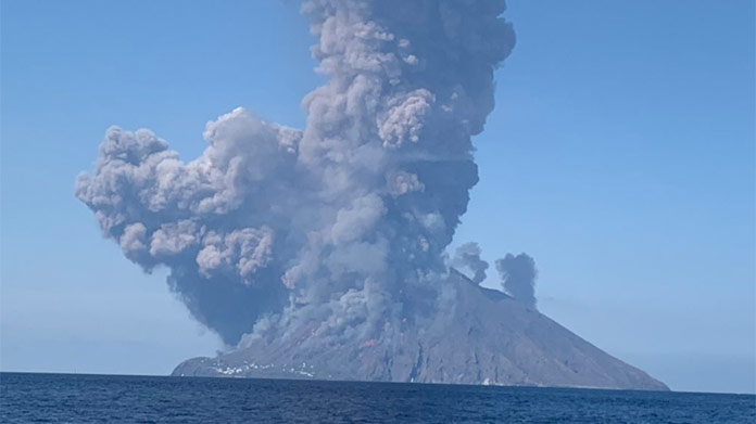 V Taliansku vybuchla sopka: Hlásia jedného mŕtveho