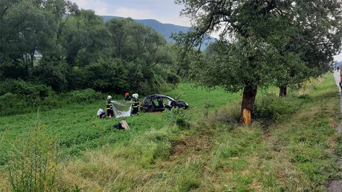 Tragická nehoda na východe Slovenska: Zomreli dve osoby