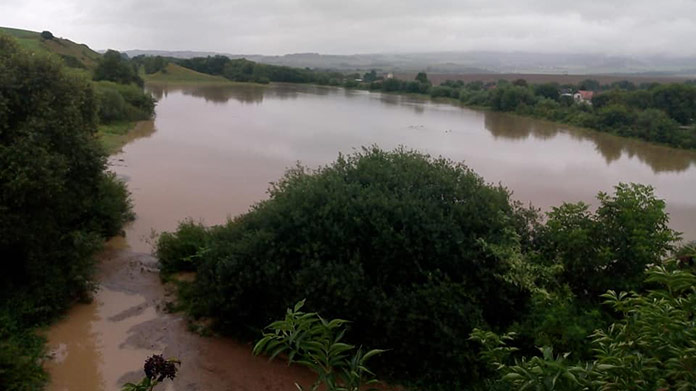 FOTO Mimoriadna situácia na Slovensku: Výdatné dažde spôsobili povodne