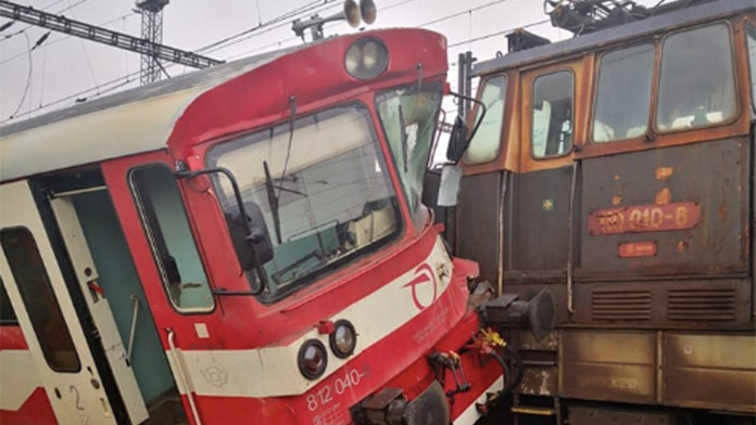 V Košiciach sa zrazili dva vlaky: Na mieste boli aj zranené osoby