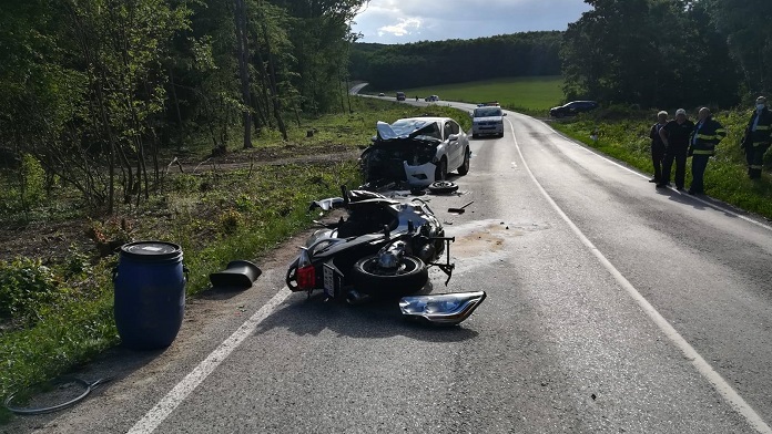 Tragická nehoda v okrese Hlohovec. Na mieste zomrel motorkár