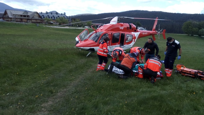 Na Donovaloch spadol z výšky muž: Na pomoc mu let vrtuľník