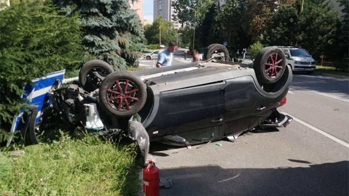 Tragická nehoda v Košiciach: Vodič vrazil do značky, nehodu neprežil