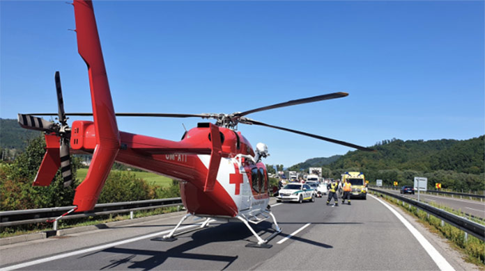 Na rýchlostnej ceste R1 došlo k vážnej nehode: Na miesto letel záchranársky vrtuľník