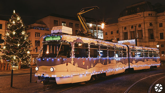 V Bratislave začne jazdiť vianočná električka i sánkobus: Pozrite, odkedy sa nimi môžete previezť