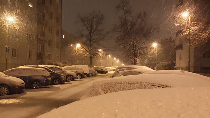 Pre dlhotrvajúce sneženie je v Bratislave vyhlásený kalamitný stav